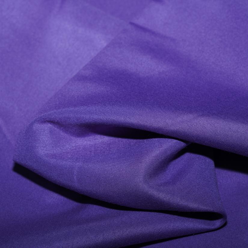 Kann gefärbter Stoff für Polsterarbeiten verwendet werden?